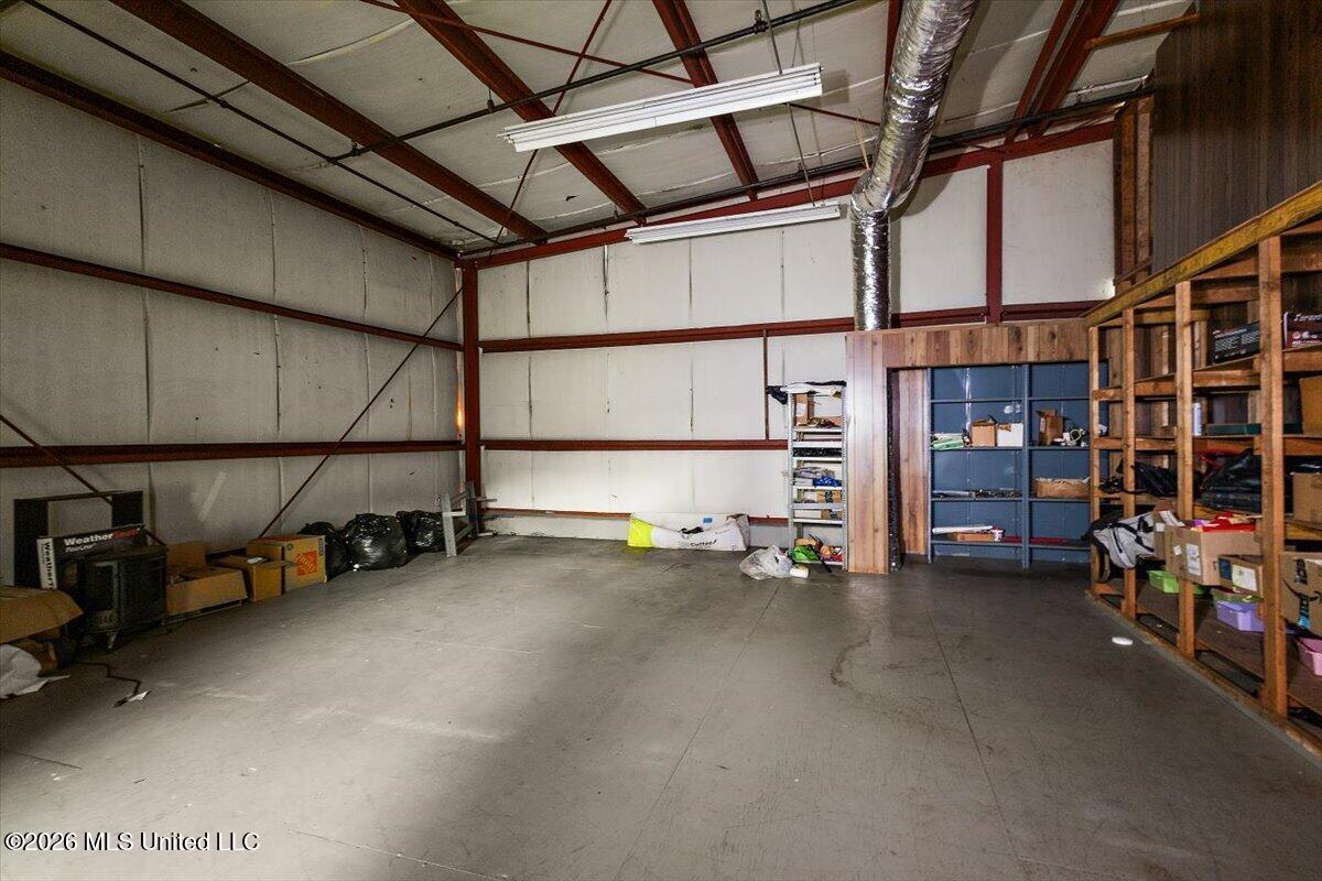 220 W Whitworth Street Property Photo 17