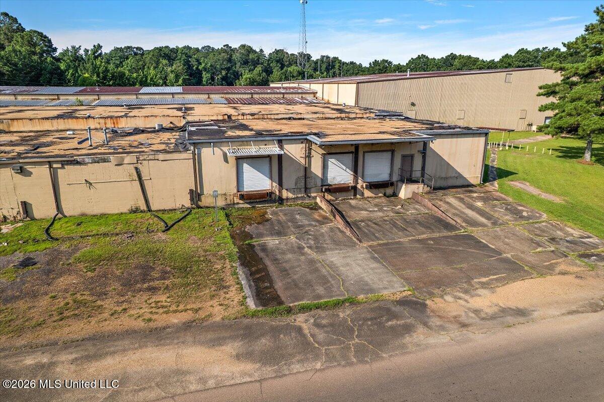 220 W Whitworth Street Property Photo 18
