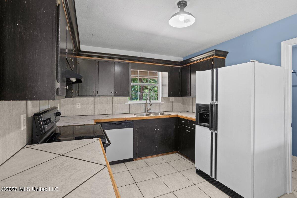 107 Peterson Road Property Photo 10