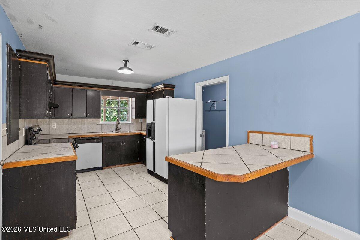 107 Peterson Road Property Photo 12