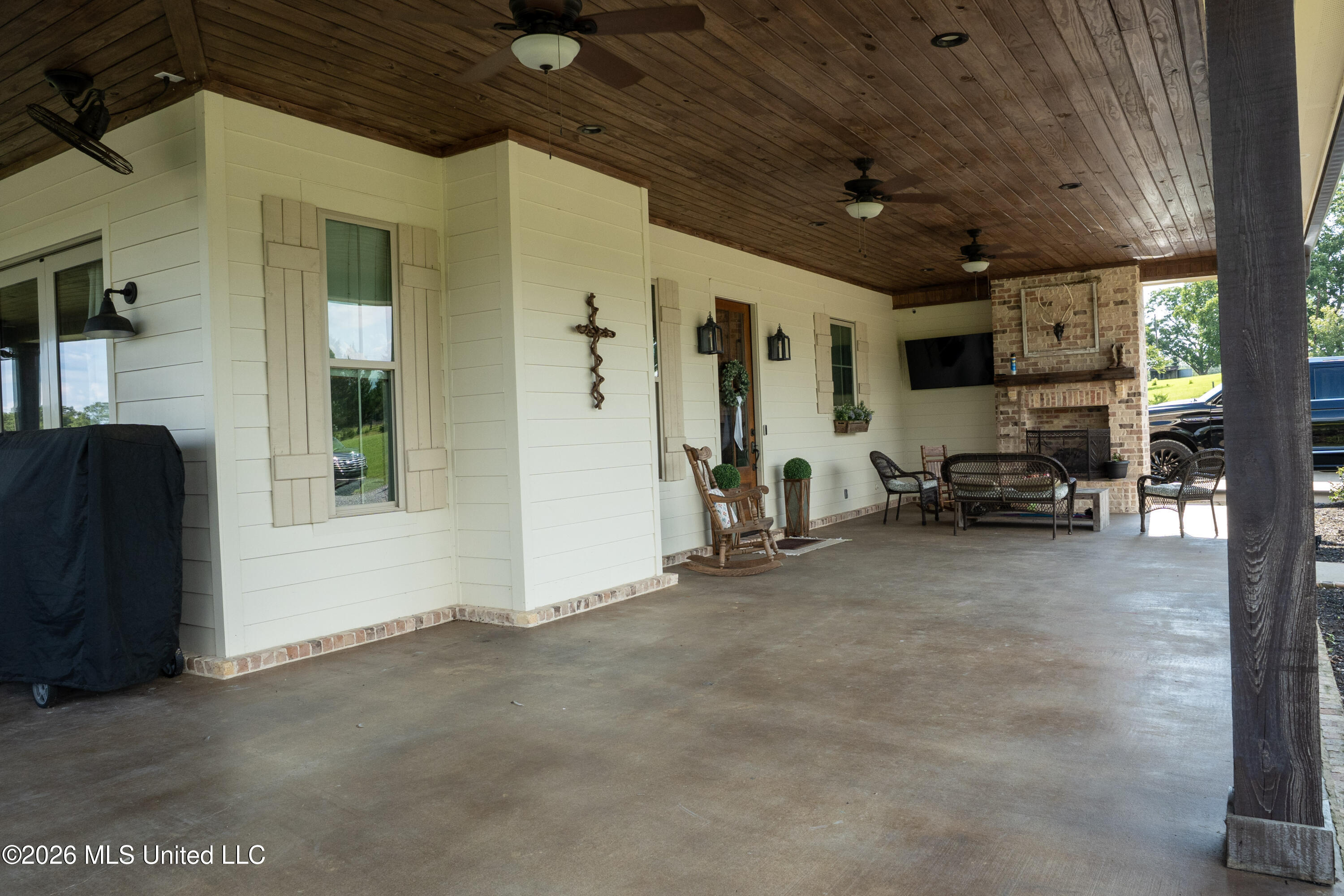 553 Tara Road Property Photo 12