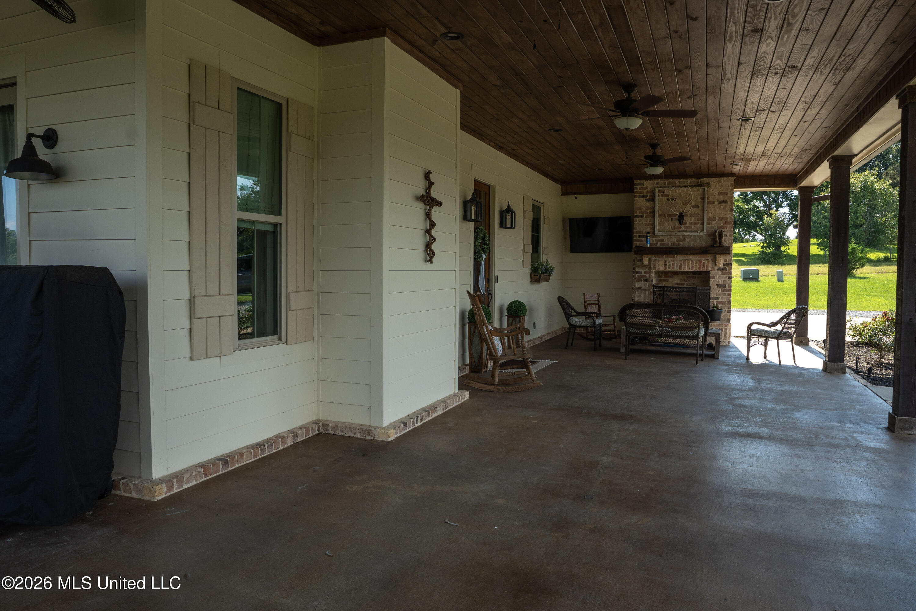 553 Tara Road Property Photo 13
