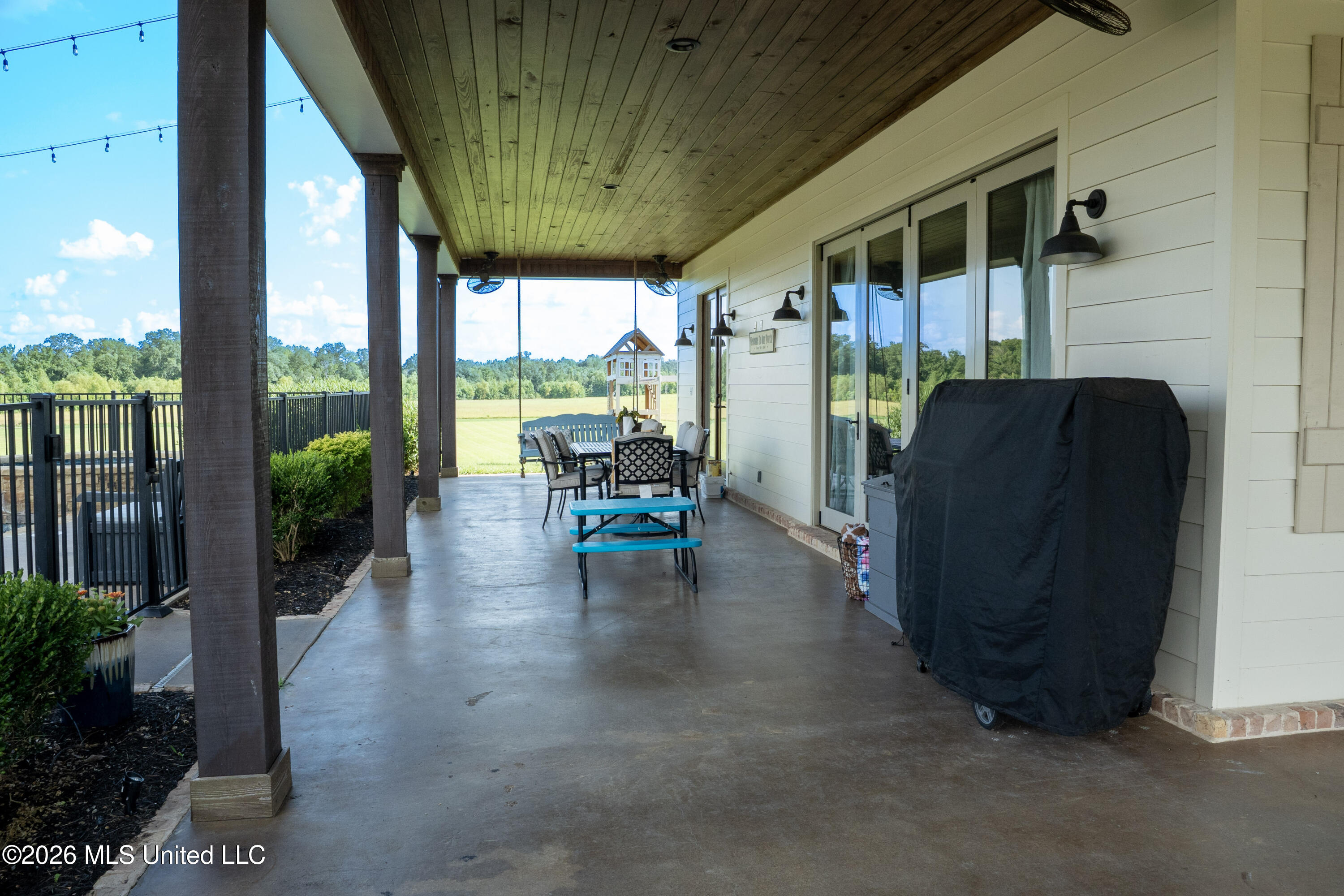 553 Tara Road Property Photo 14