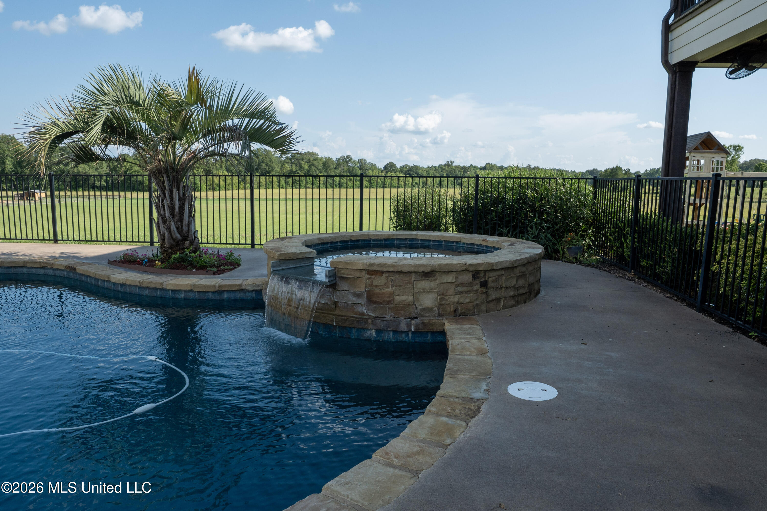 553 Tara Road Property Photo 18