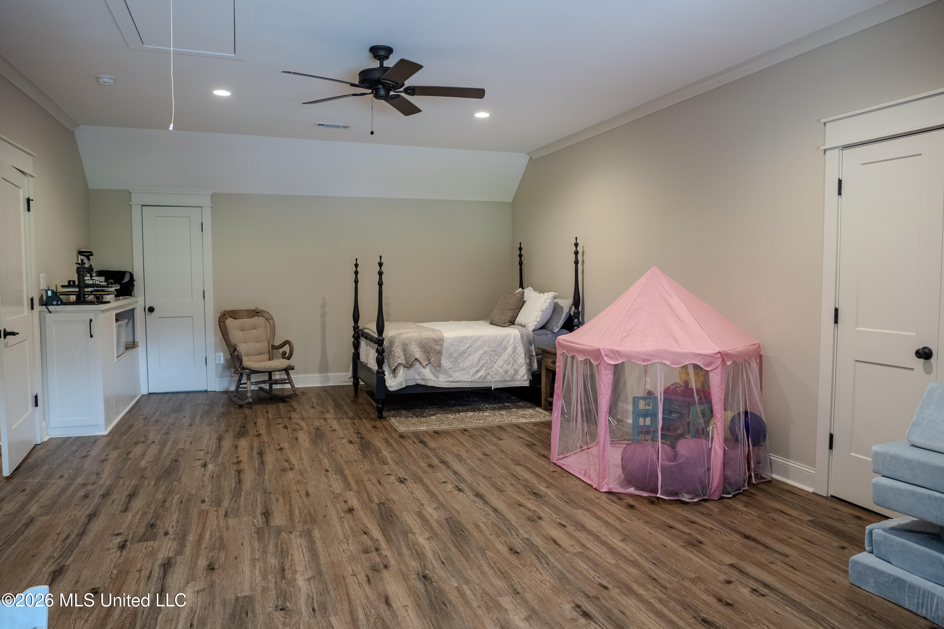 553 Tara Road Property Photo 44