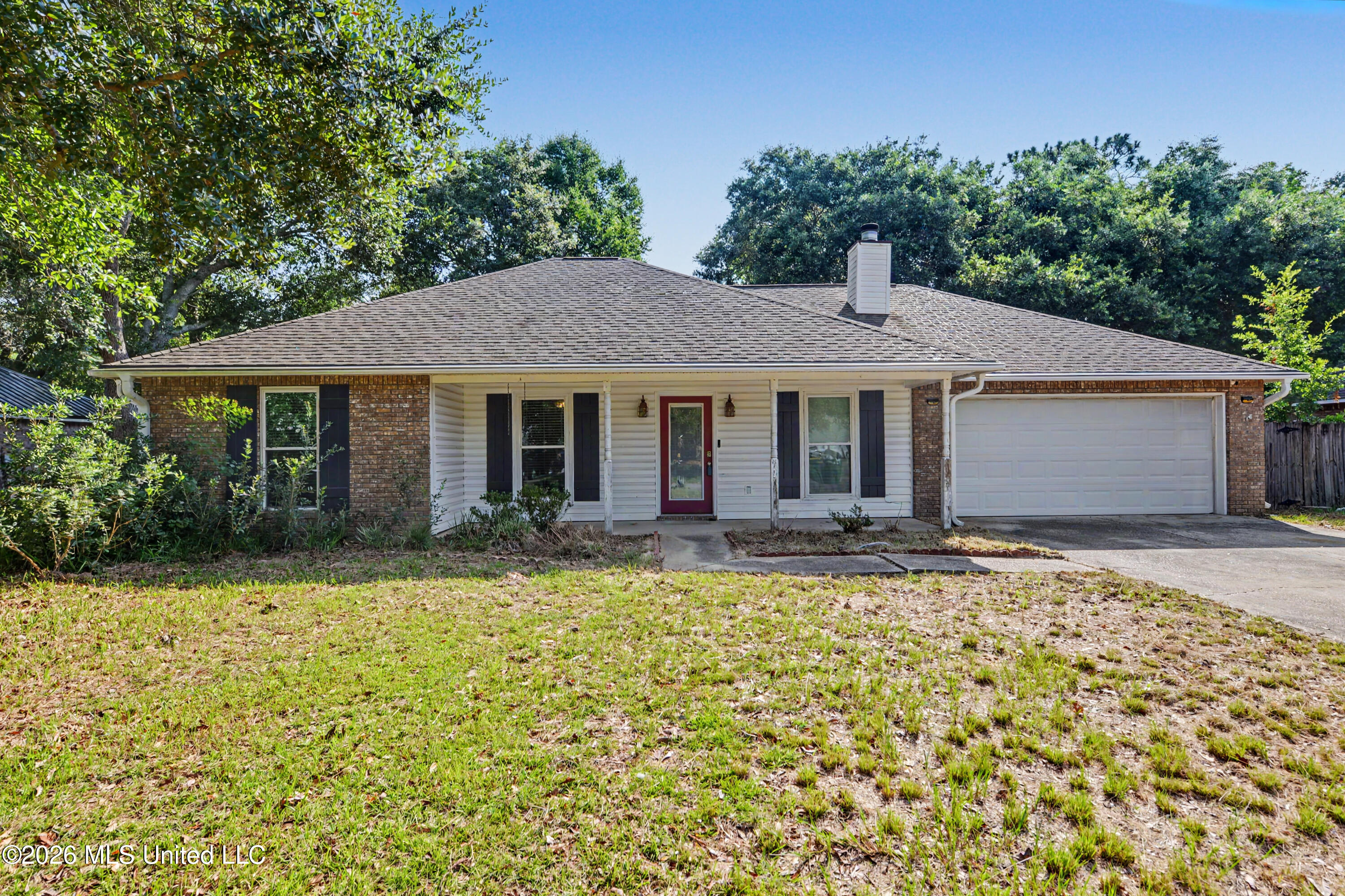 7008 Oakhurst Drive Property Photo 1