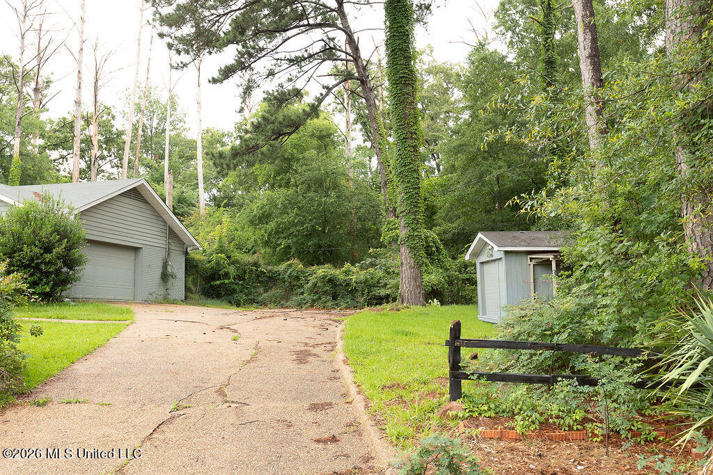 6450 Manship Road Property Photo 5