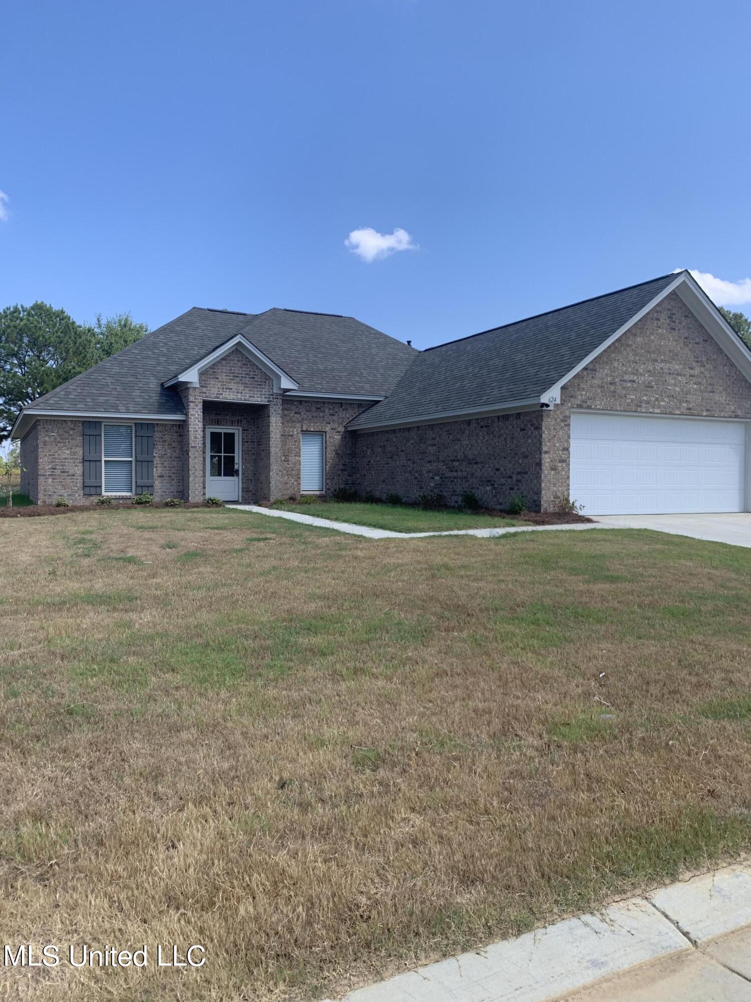 624 Westfield Drive Property Photo 1