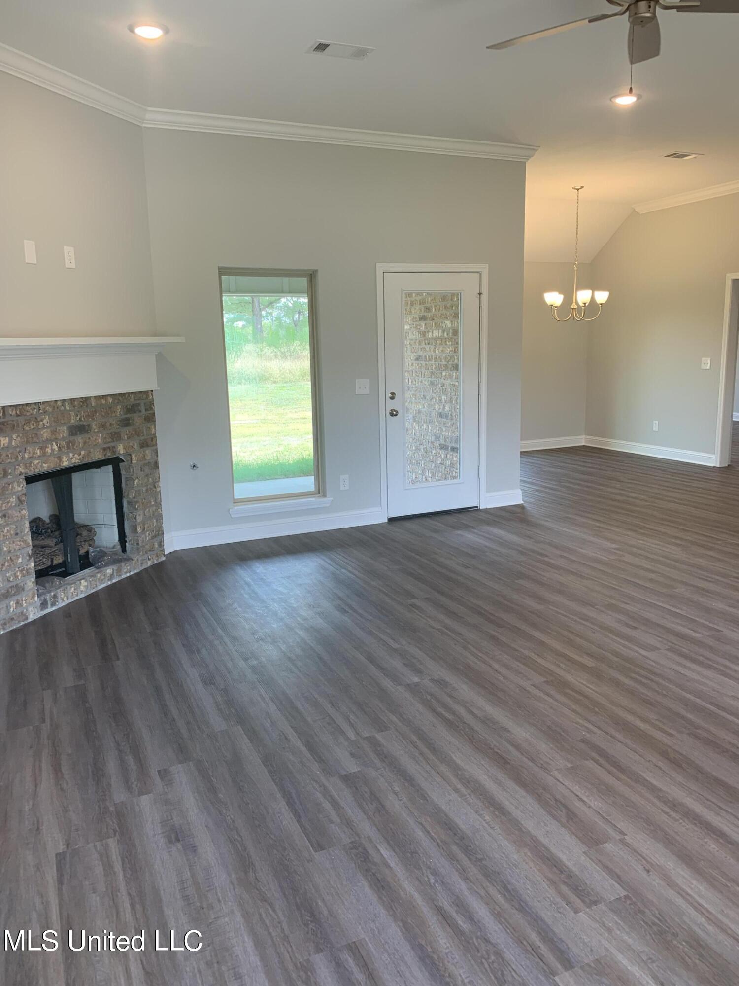 624 Westfield Drive Property Photo 3