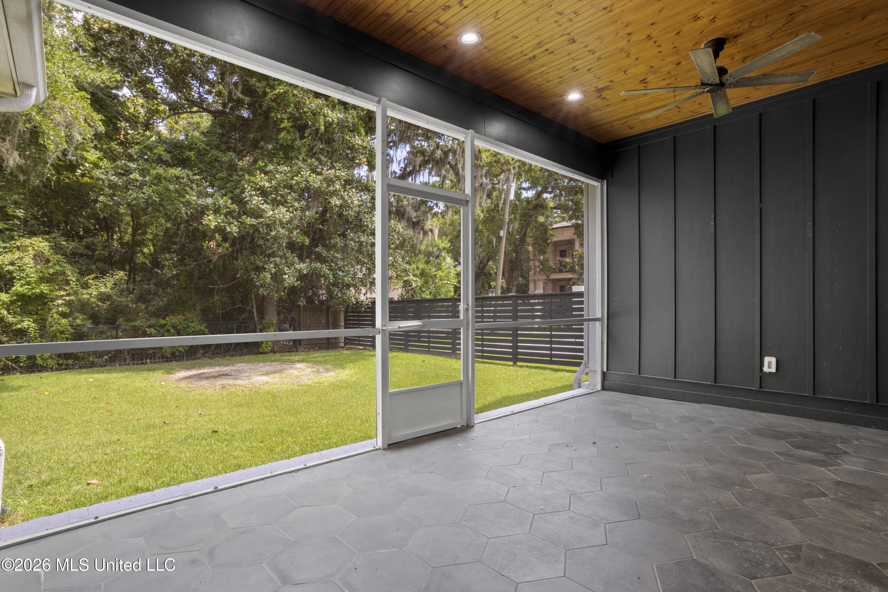 305 Beach Hill Road Property Photo 7