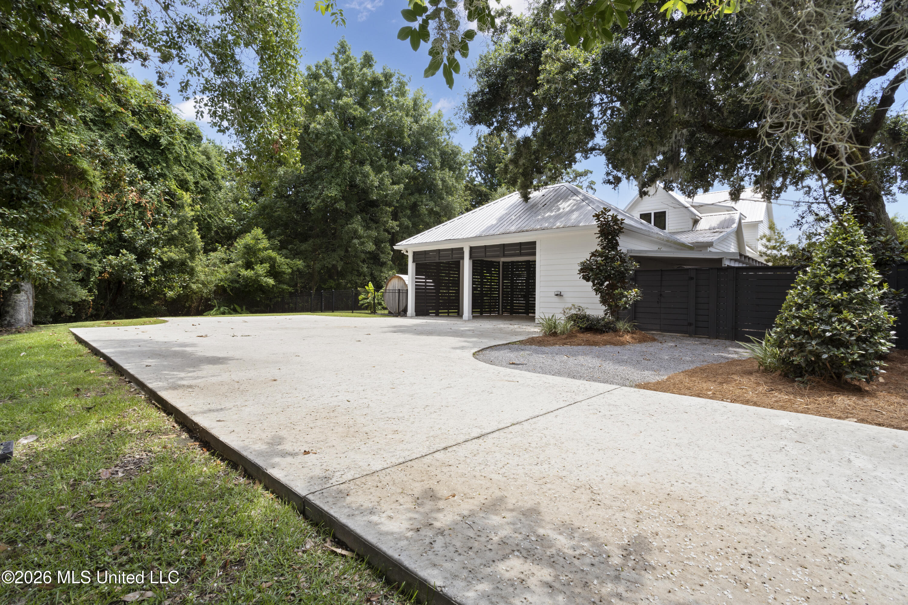 305 Beach Hill Road Property Photo 54