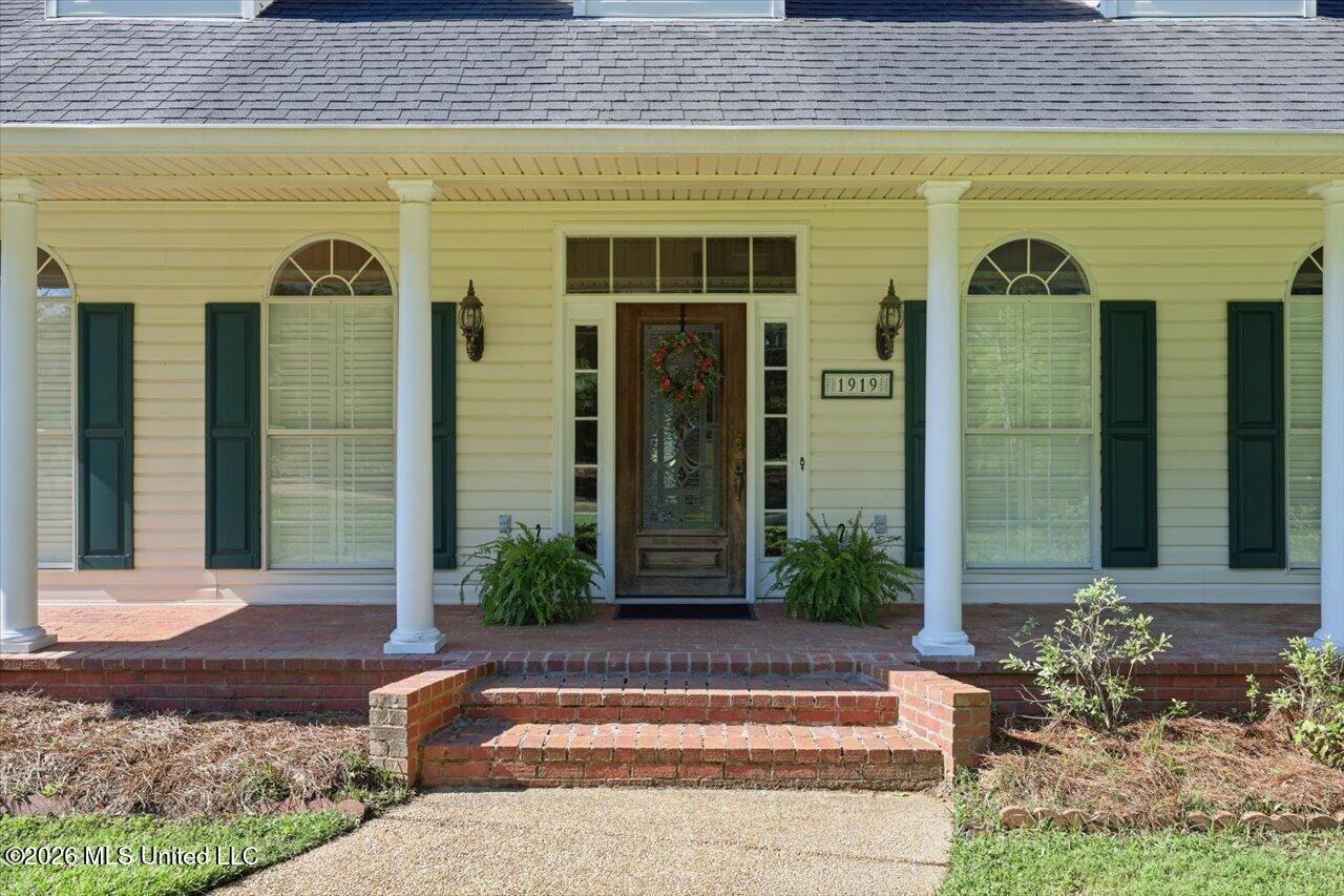1919 Mcraven Road Property Photo 2