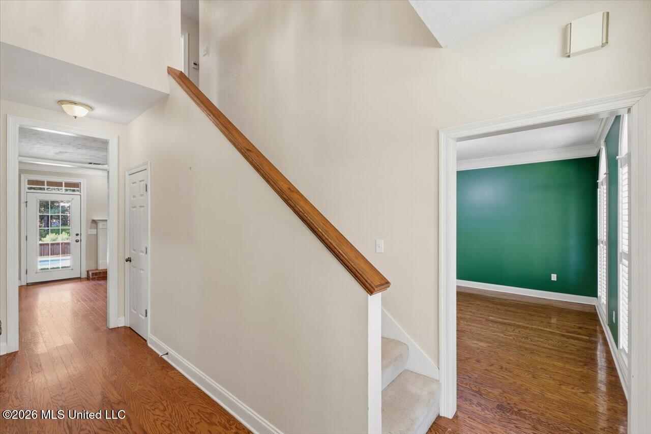 1919 Mcraven Road Property Photo 5
