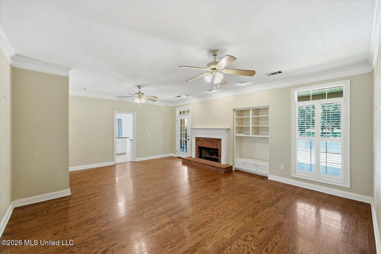 1919 Mcraven Road Property Photo 7