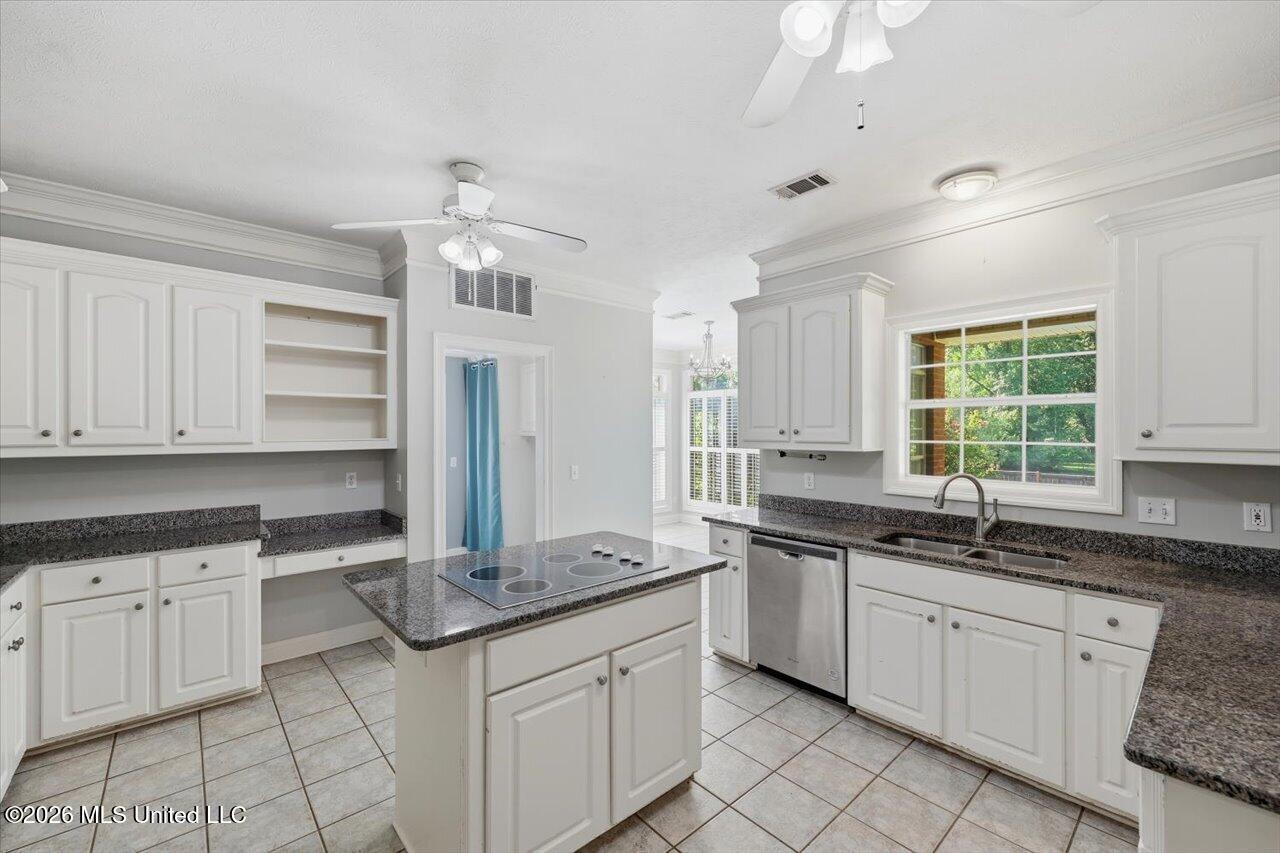 1919 Mcraven Road Property Photo 9