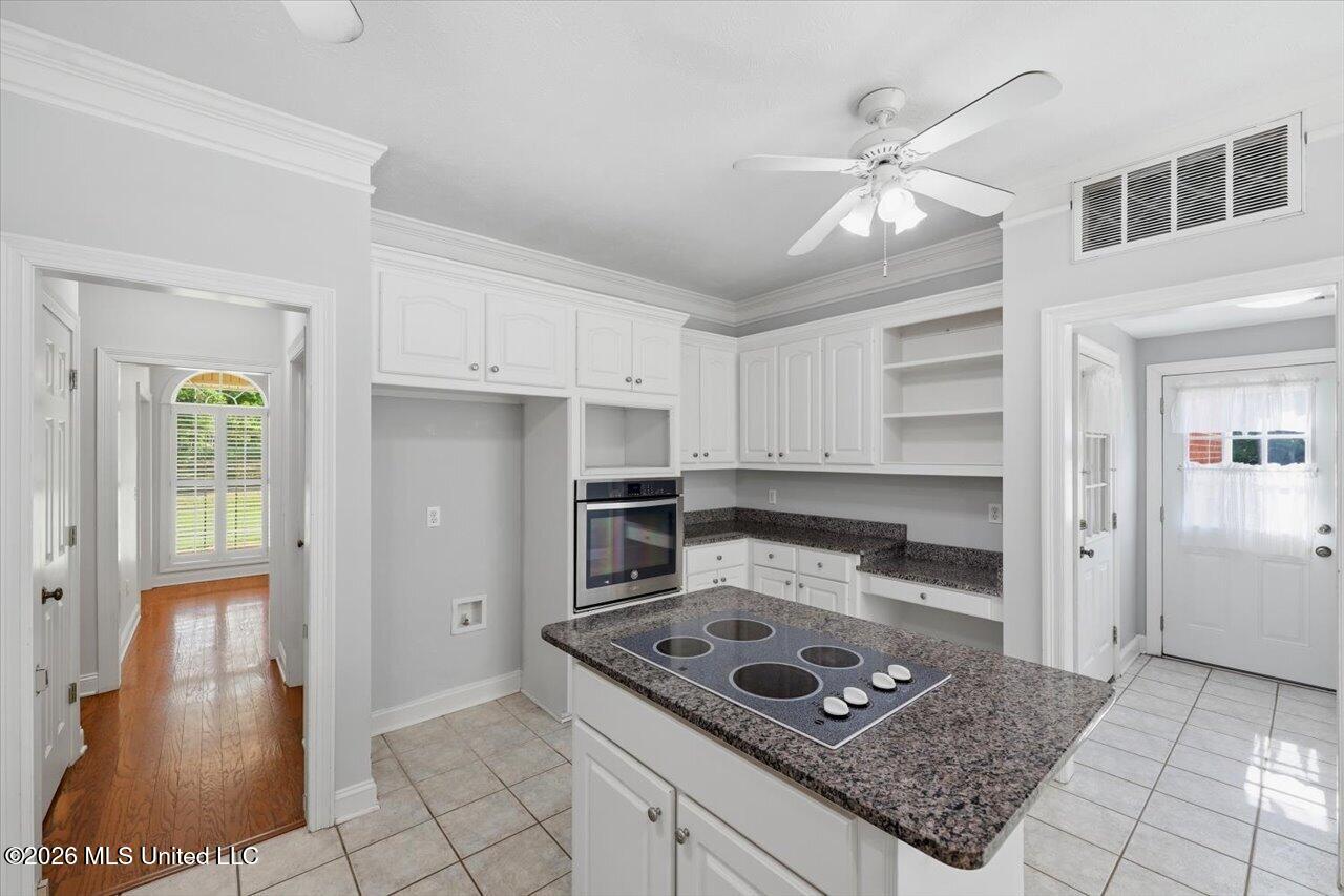 1919 Mcraven Road Property Photo 10