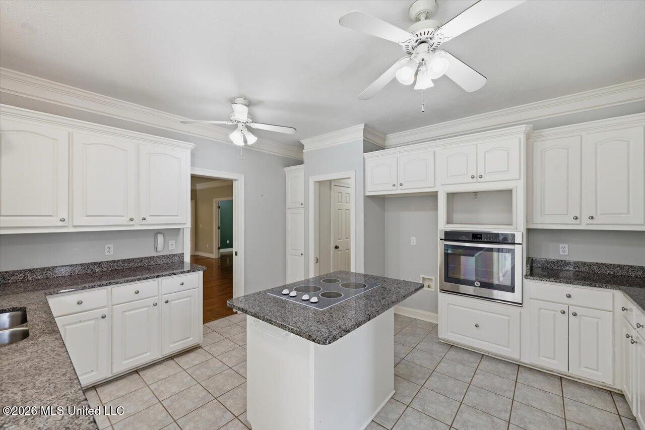 1919 Mcraven Road Property Photo 11