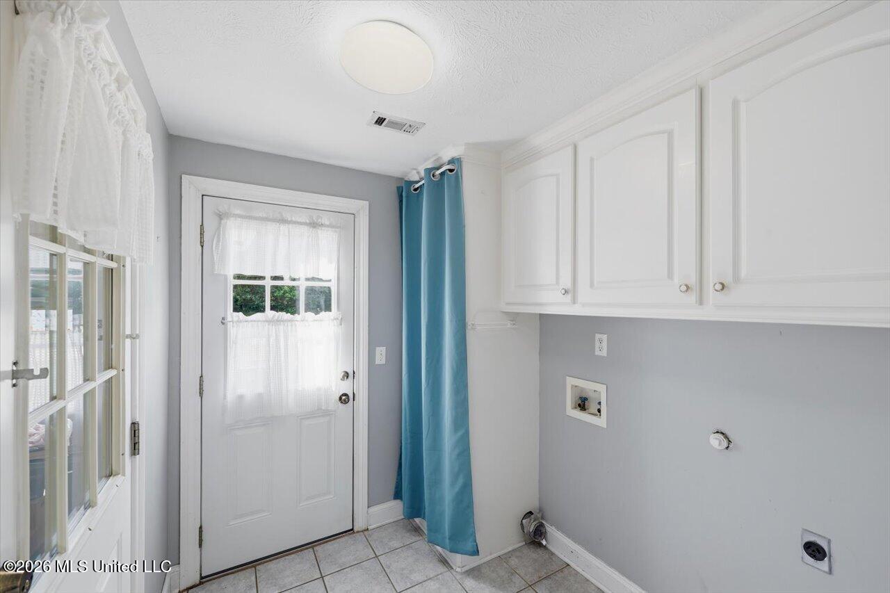 1919 Mcraven Road Property Photo 12