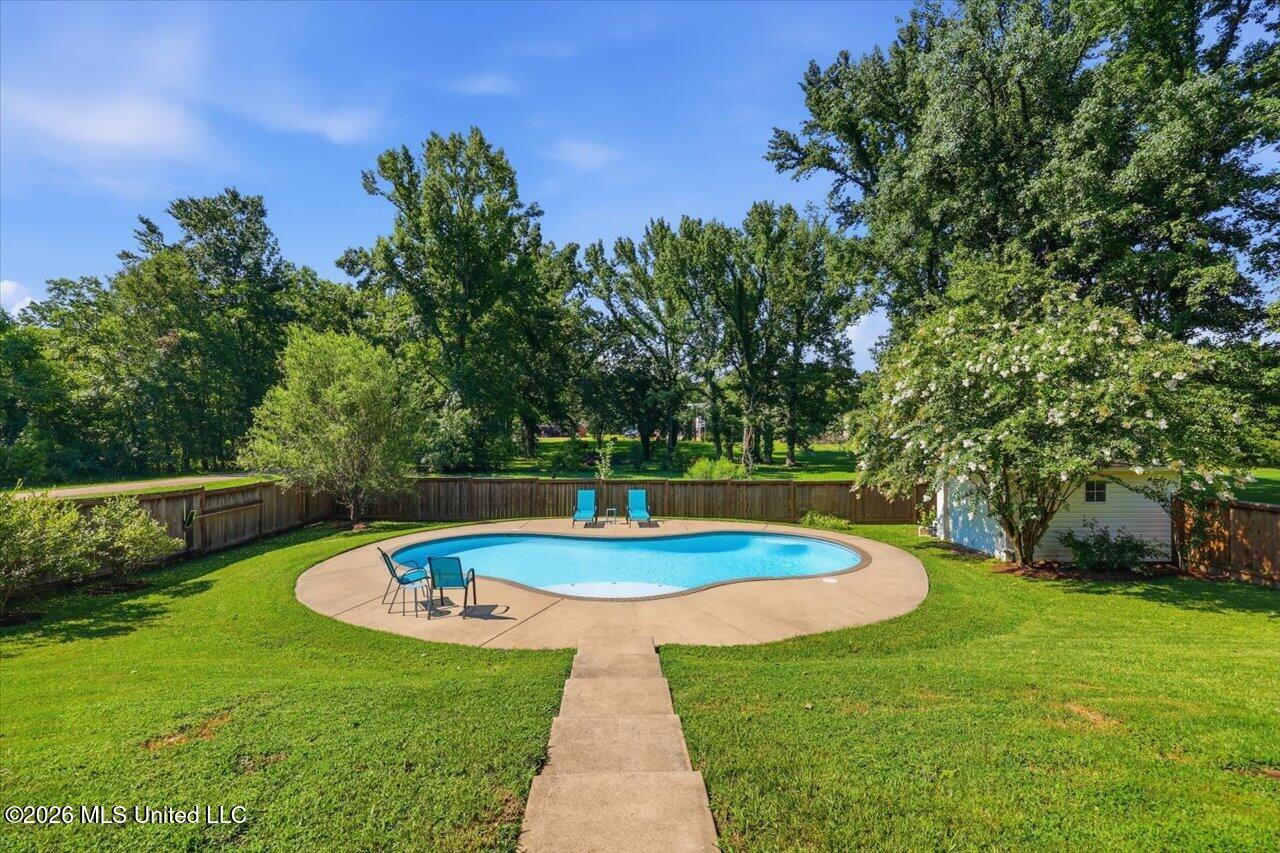 1919 Mcraven Road Property Photo 33
