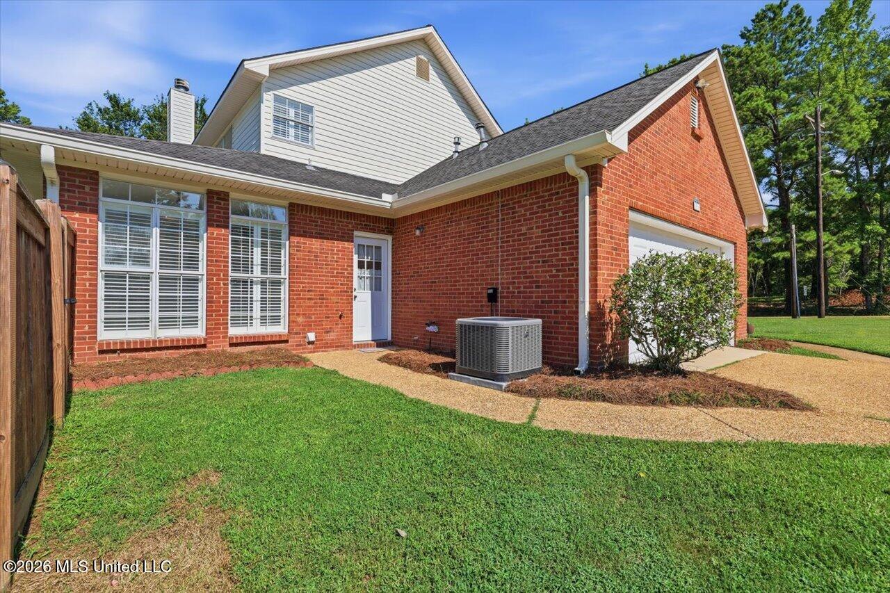 1919 Mcraven Road Property Photo 44