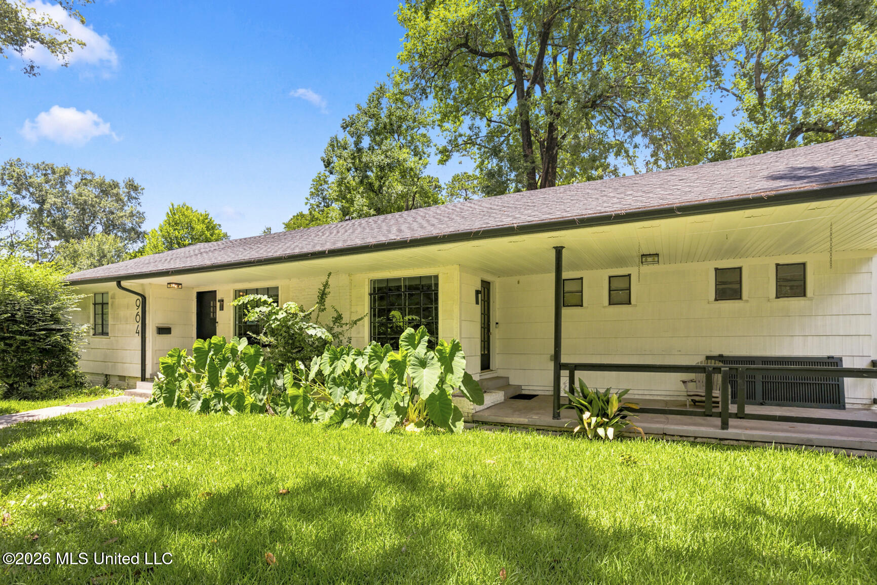 964 Meadow Heights Drive Property Photo 2