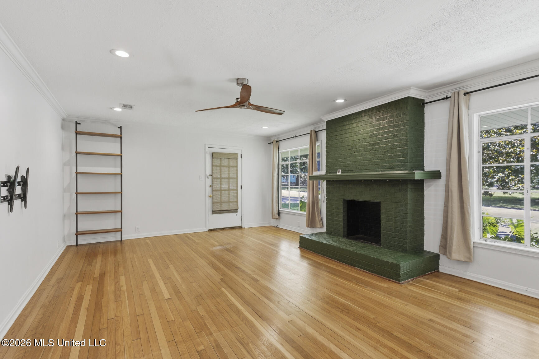 964 Meadow Heights Drive Property Photo 6