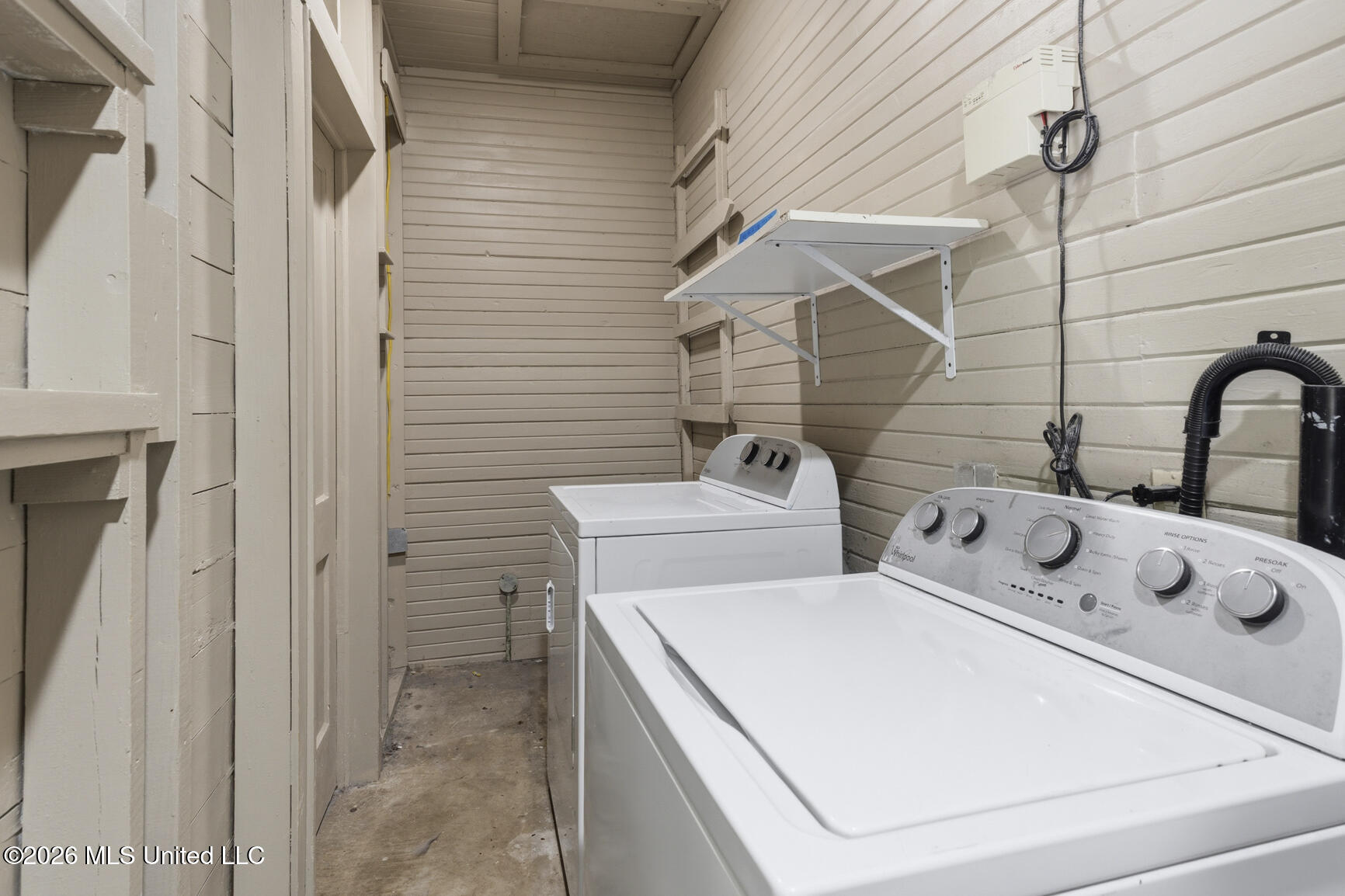 964 Meadow Heights Drive Property Photo 28