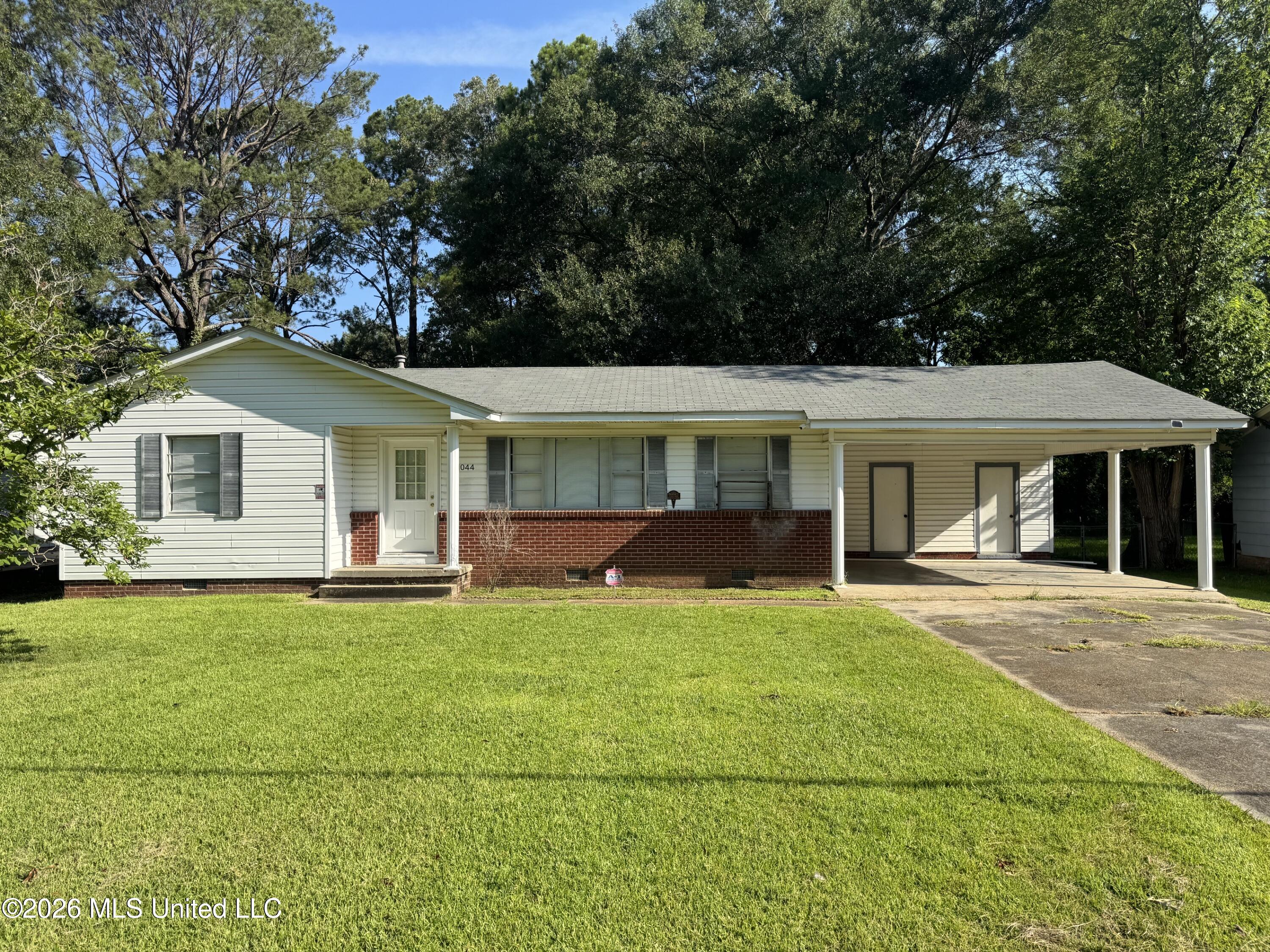 1044 Cooper Road Property Photo 1