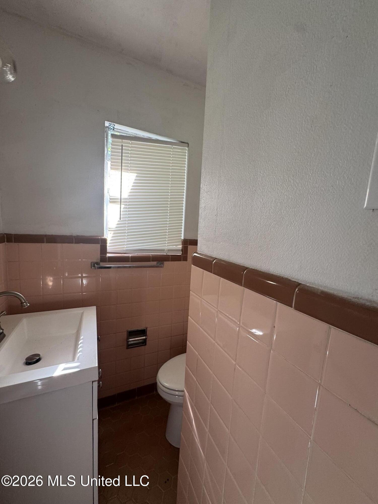 1044 Cooper Road Property Photo 10