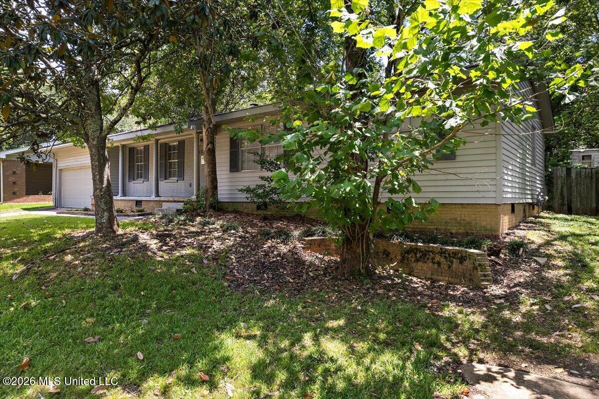 1633 Winchester Street Property Photo 2