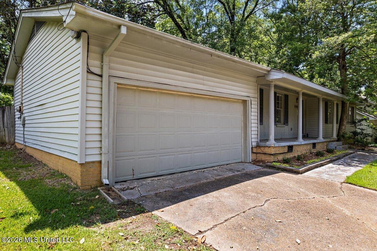 1633 Winchester Street Property Photo 3