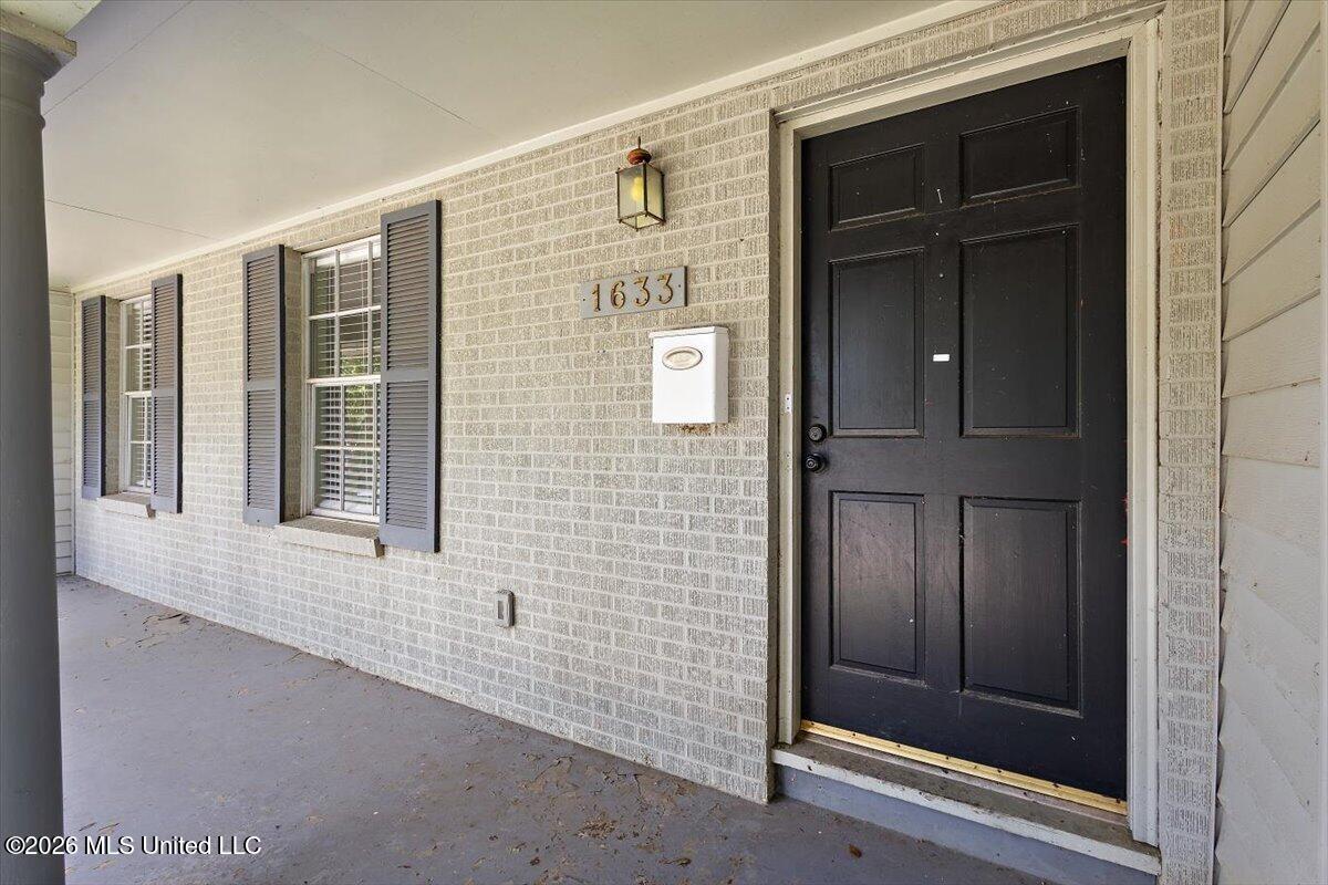 1633 Winchester Street Property Photo 4