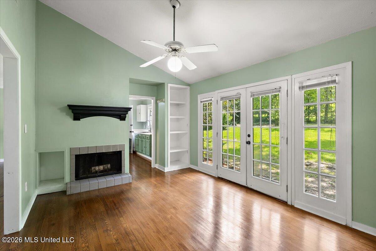 1633 Winchester Street Property Photo 8