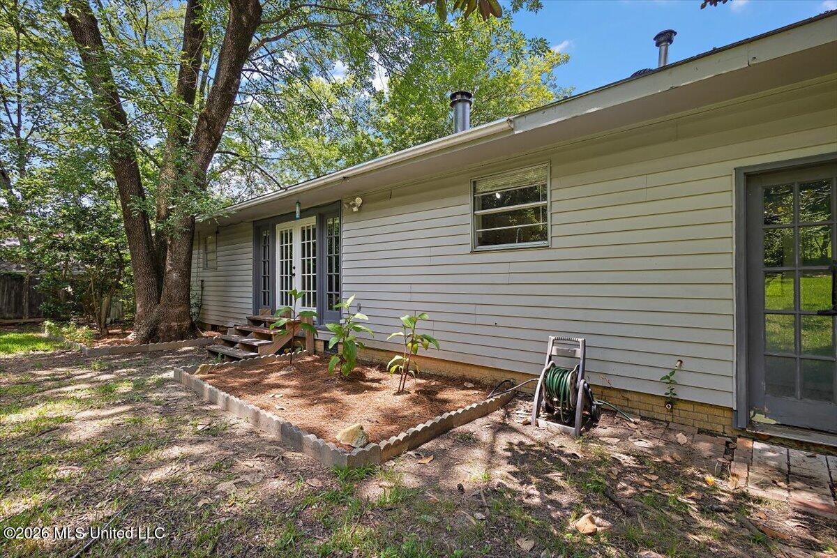 1633 Winchester Street Property Photo 23