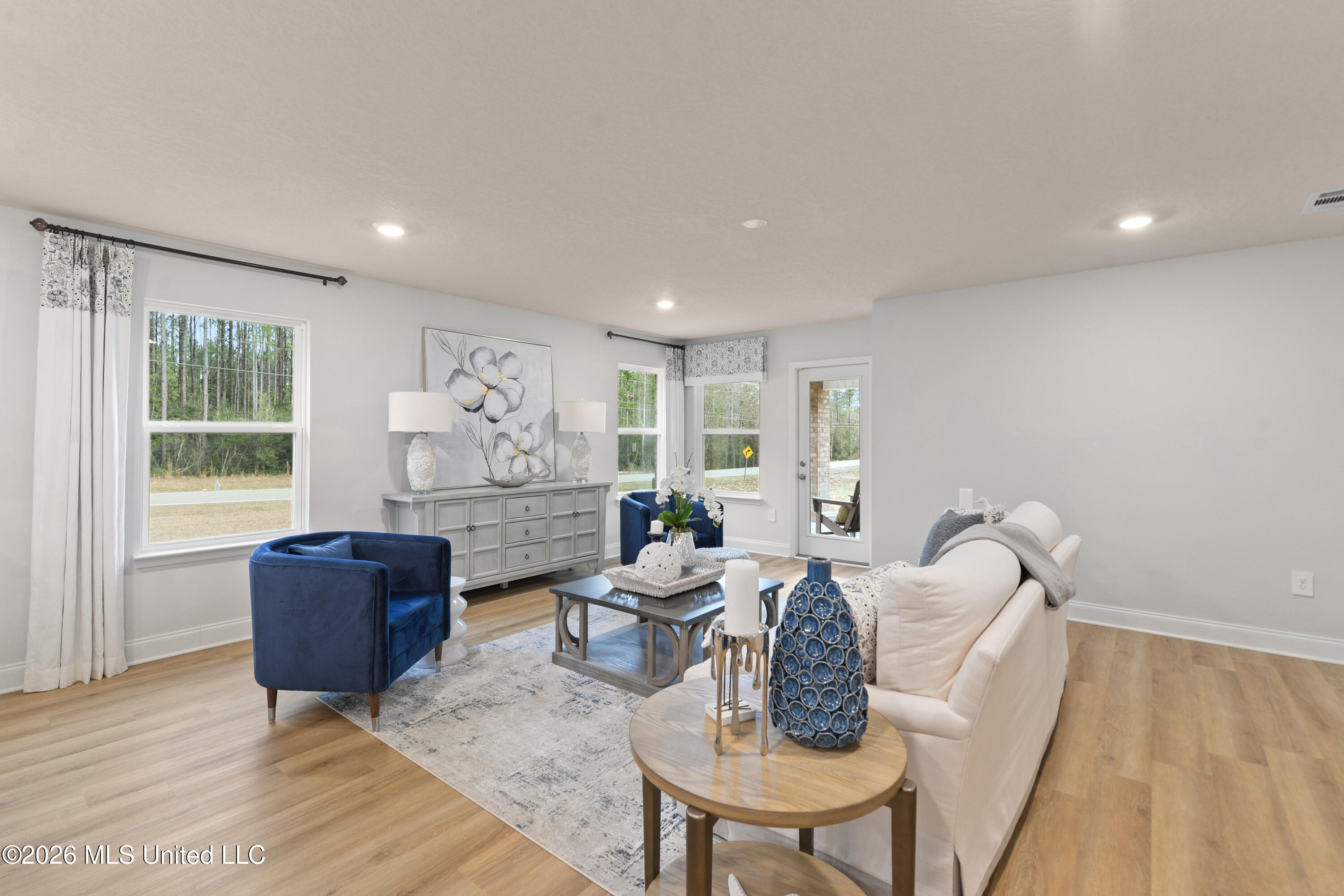 13166 Carnival Circle Property Photo 4