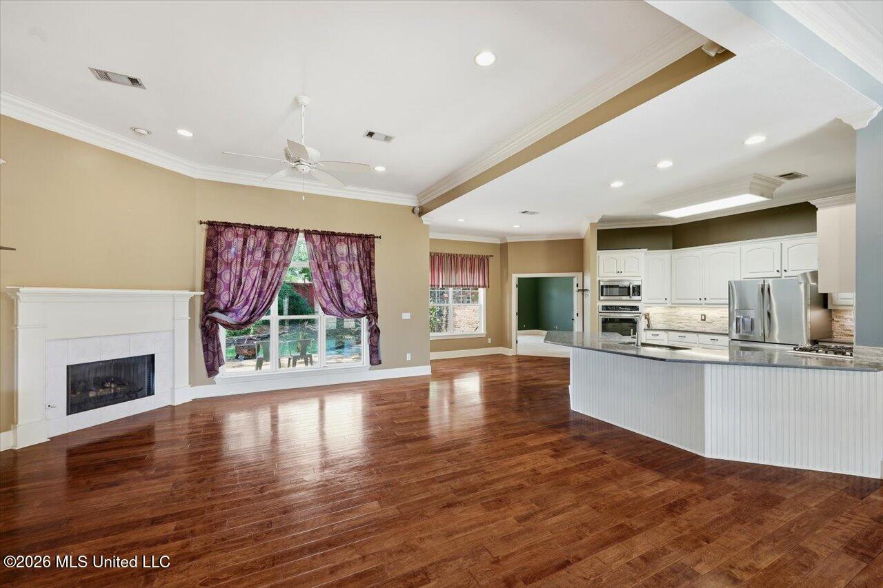 106 Ellicot Burn Property Photo 6