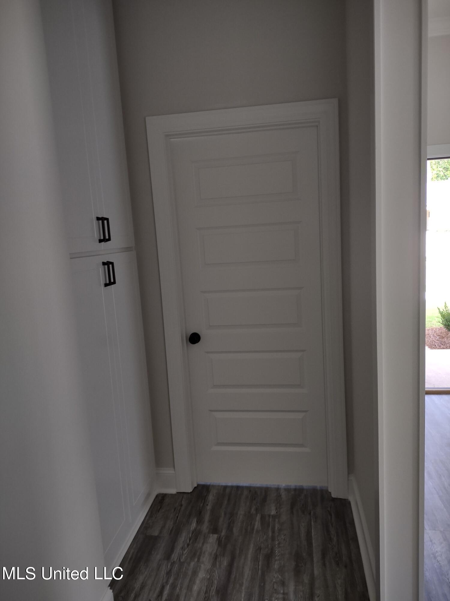 843 Long Leaf Circle Property Photo 6