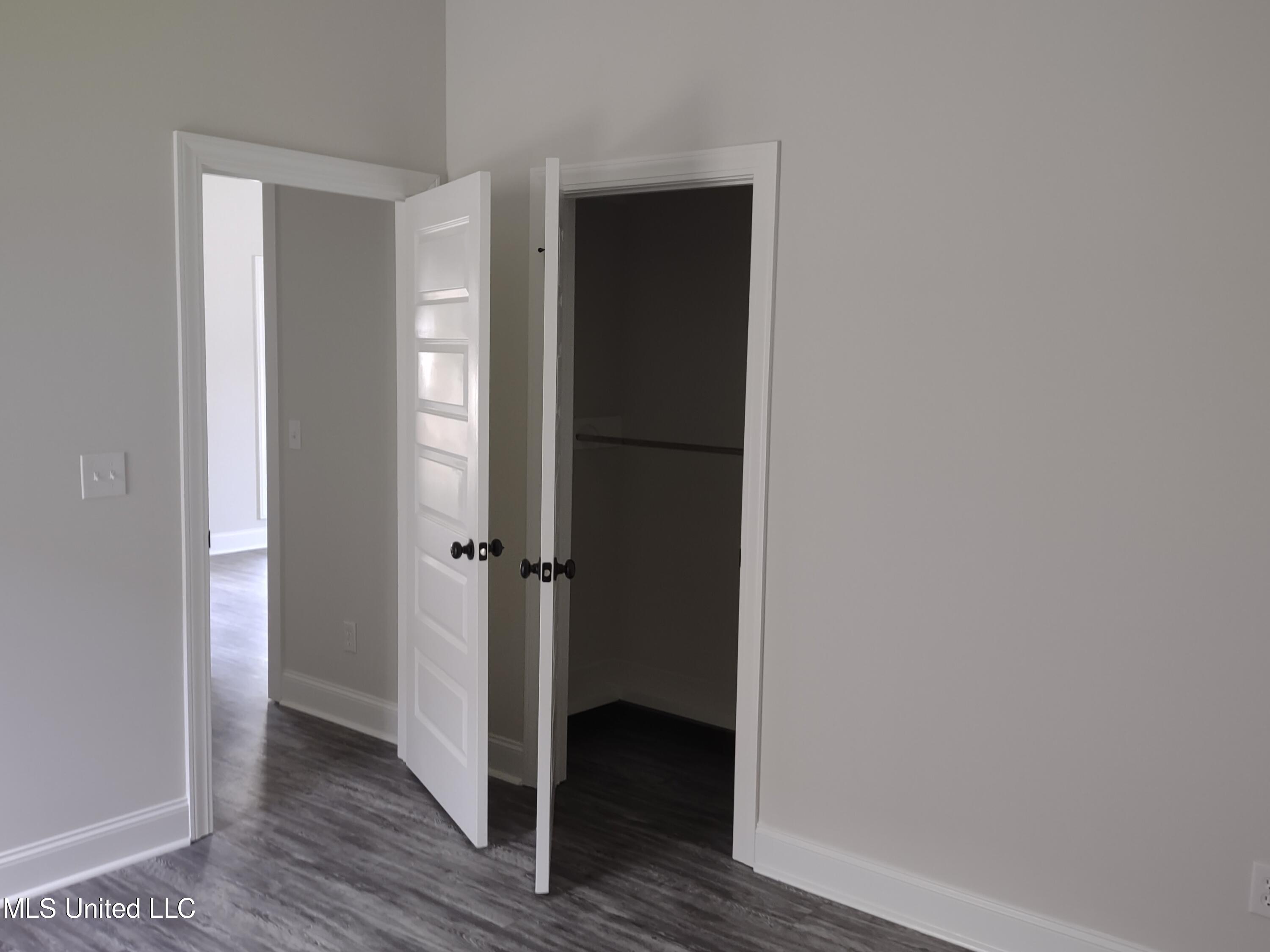 843 Long Leaf Circle Property Photo 7