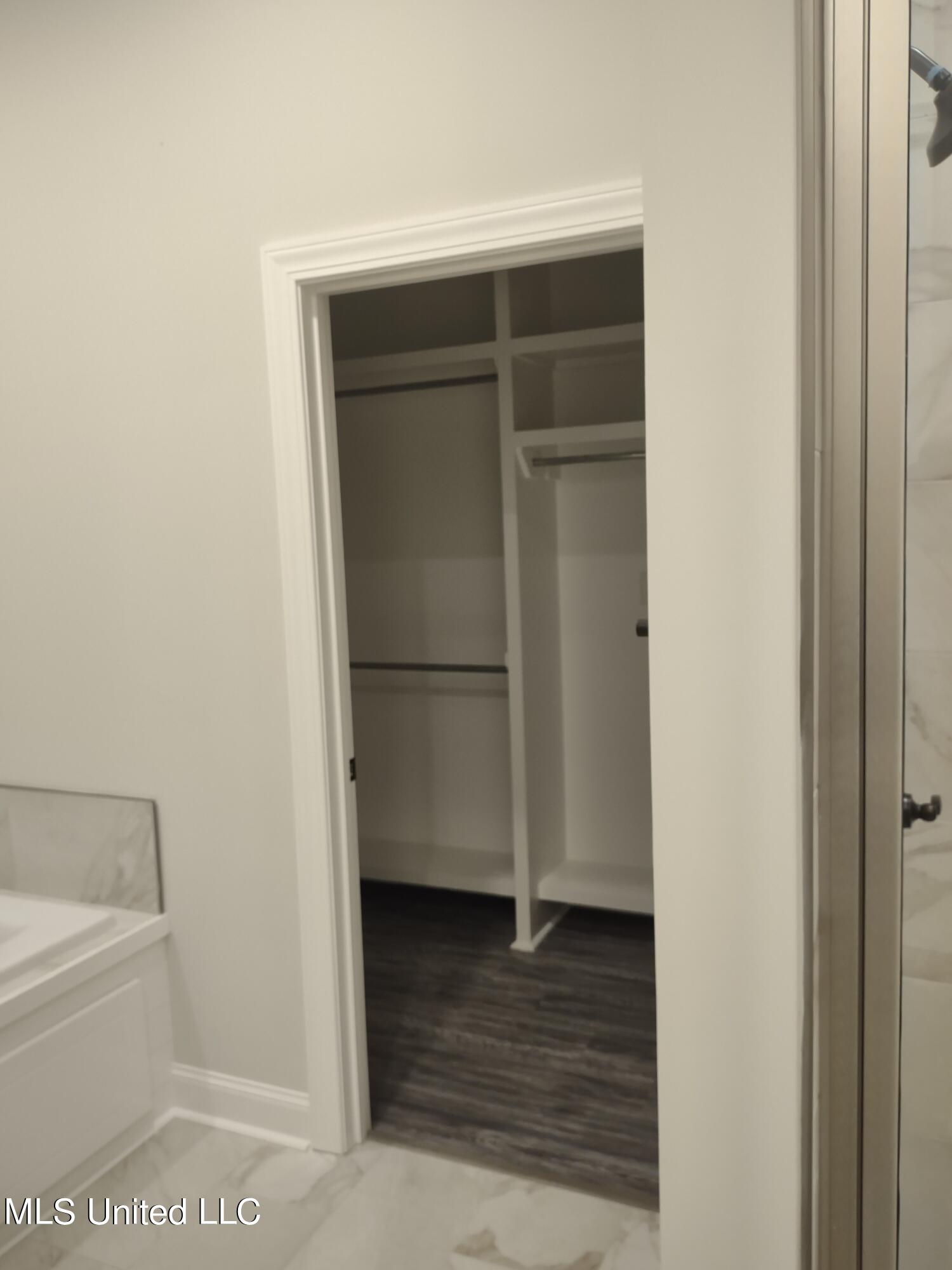 843 Long Leaf Circle Property Photo 14