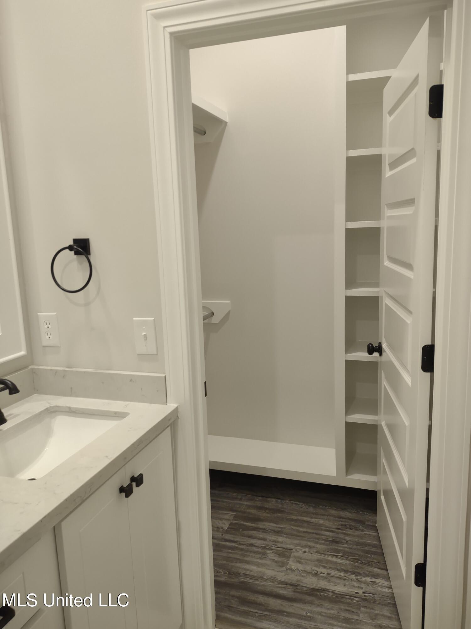843 Long Leaf Circle Property Photo 18