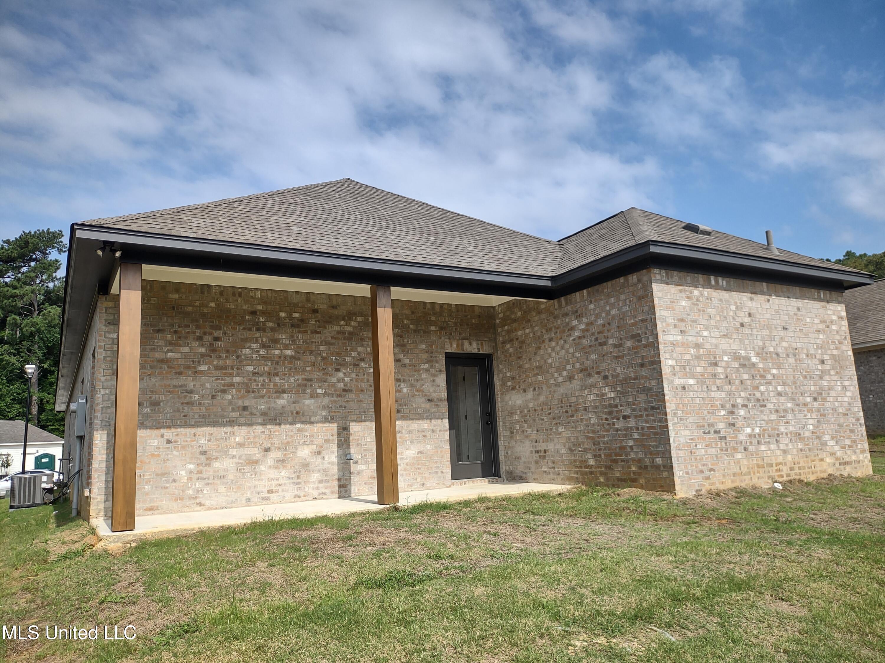 843 Long Leaf Circle Property Photo 26