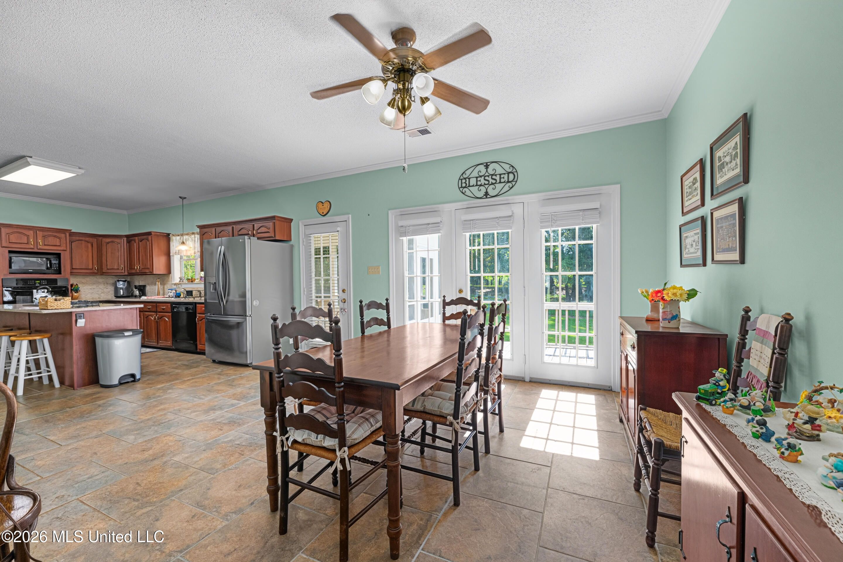127 W Sweetwater Road Property Photo 14