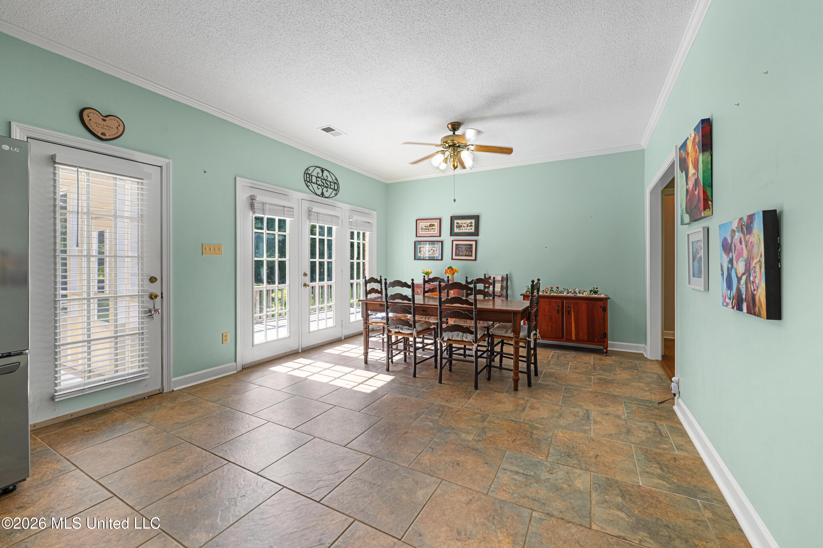 127 W Sweetwater Road Property Photo 15