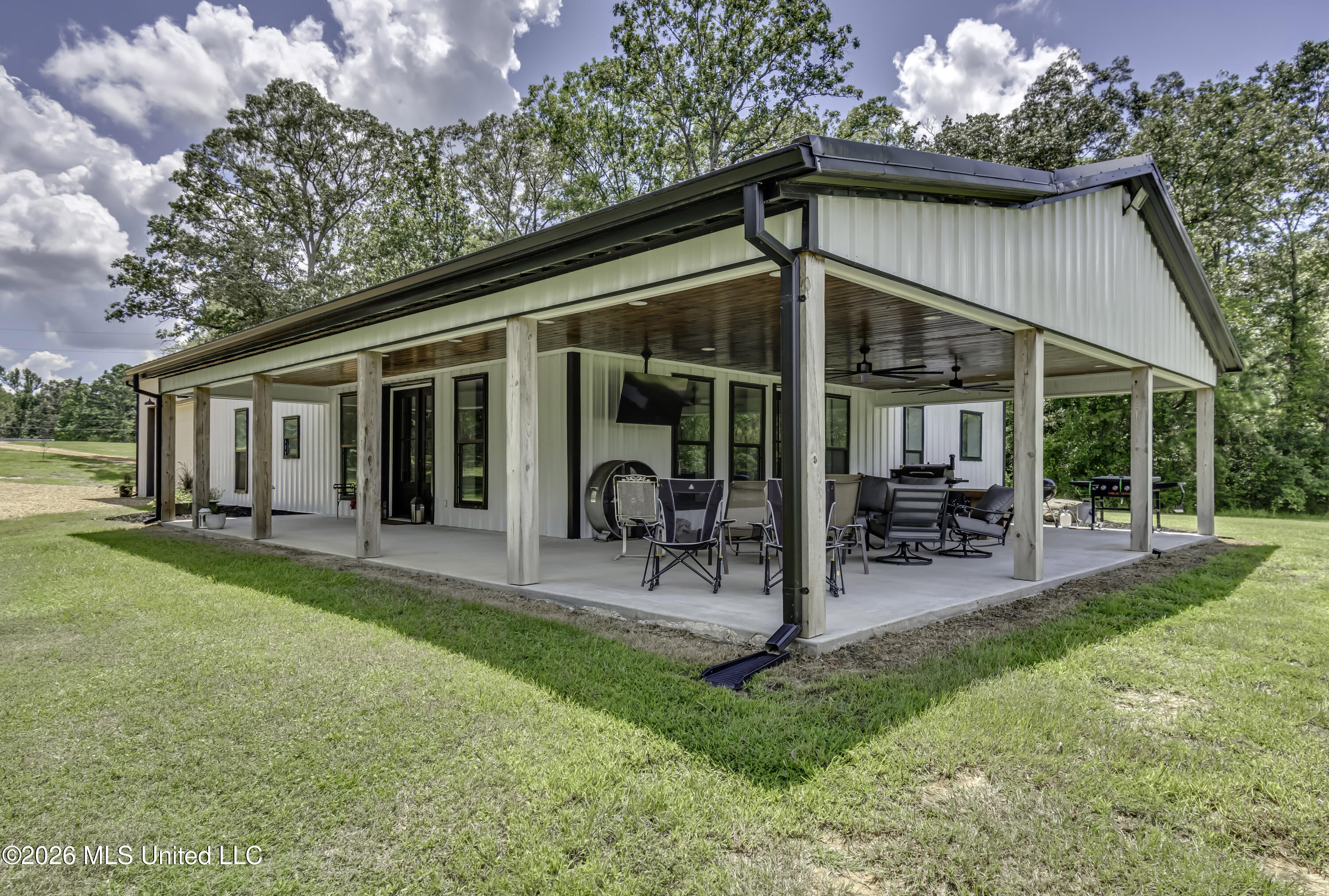 486 Holifield Circle Property Photo 2