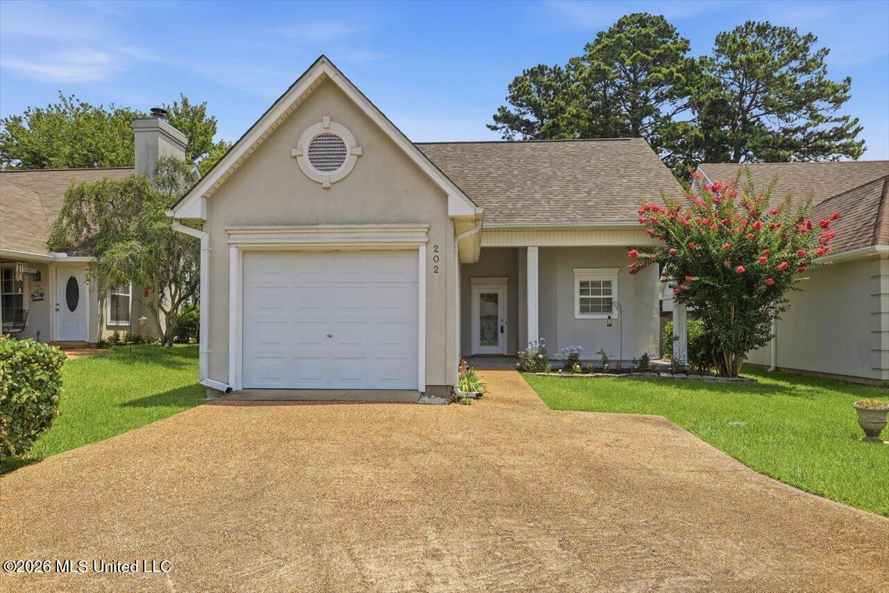 202 N Shadow Lake Drive Property Photo 1