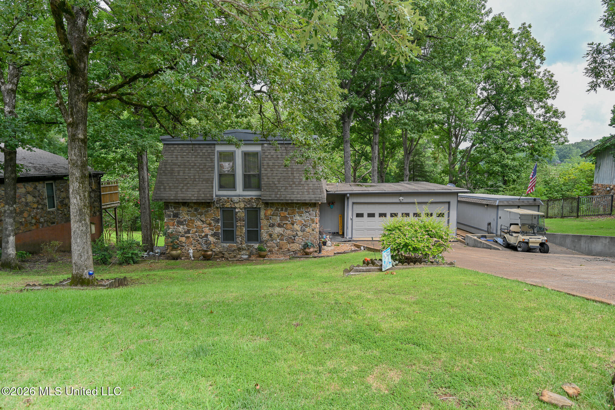 2401 Placid Cove Property Photo 1