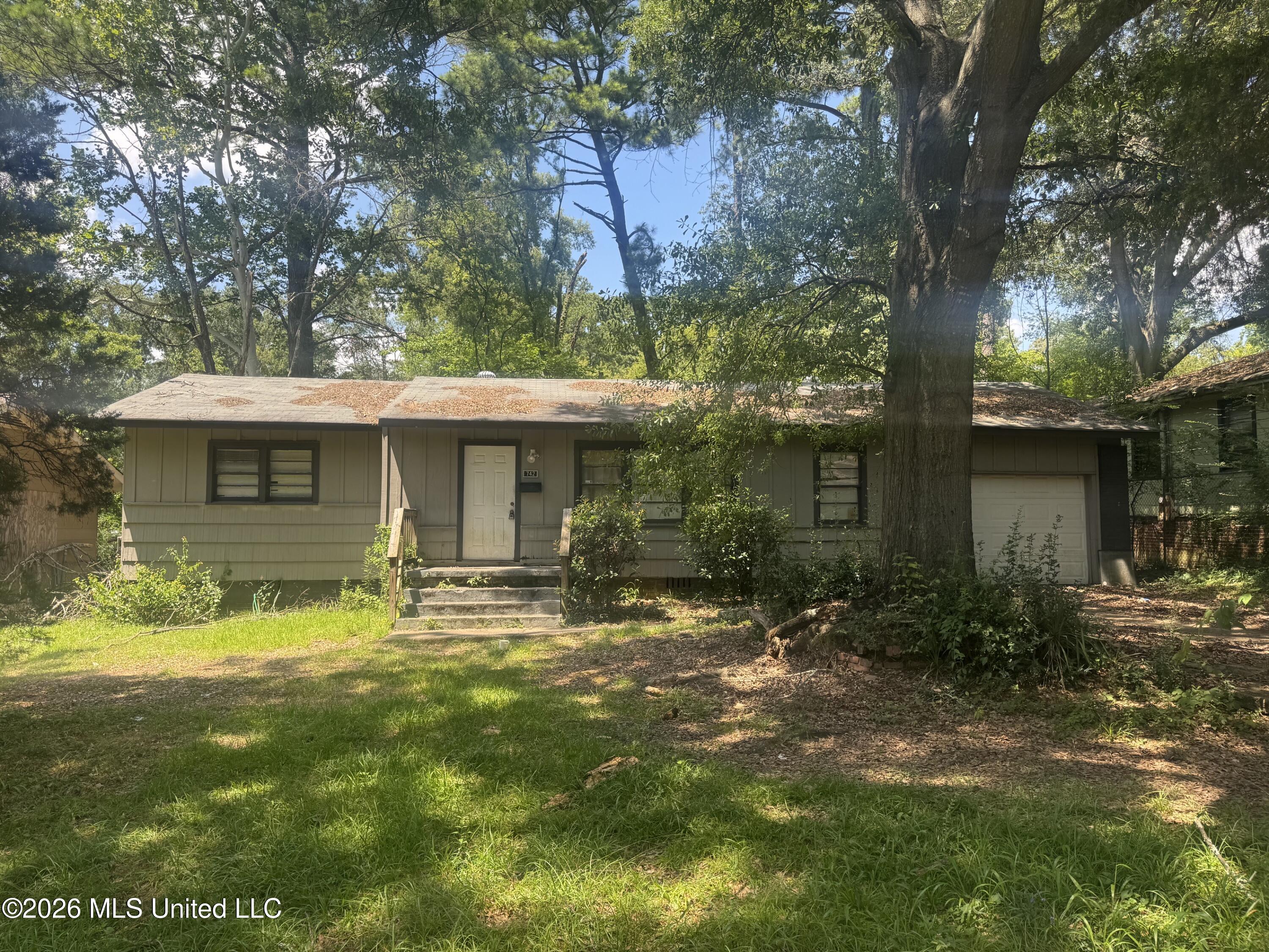 742 Kensington Place Property Photo 1