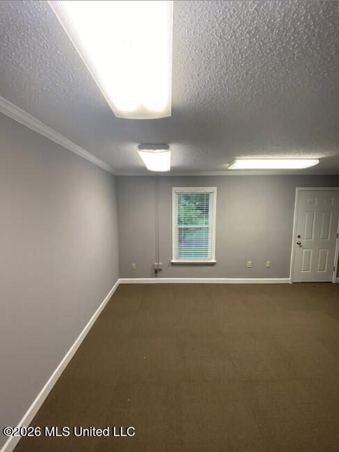 629 Lakeland E Drive Property Photo 3