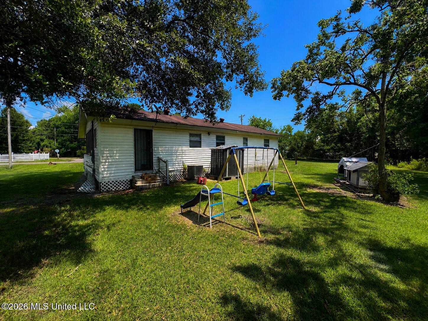 3813 Camellia Street Property Photo 11