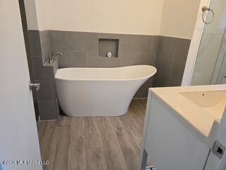 825 Church Street Property Photo 6